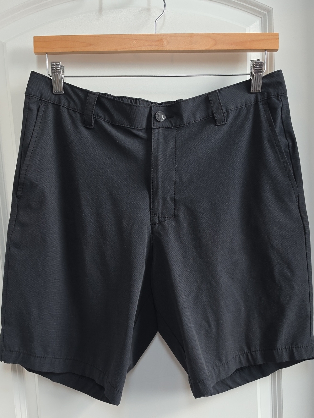 Banana Republic Men's Black Flat-Front Shorts